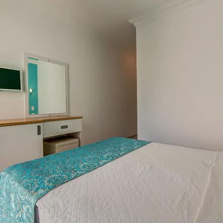 Hotel Monta & 3*