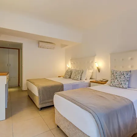 Hotel Monta & 3*