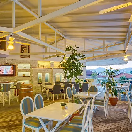 Hotel Monta &